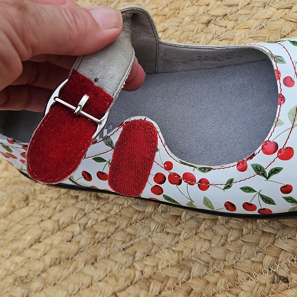 Alegria Cherry Print MaryJane Platform Shoes‎ Sample Size 7 - Picture 13 of 16